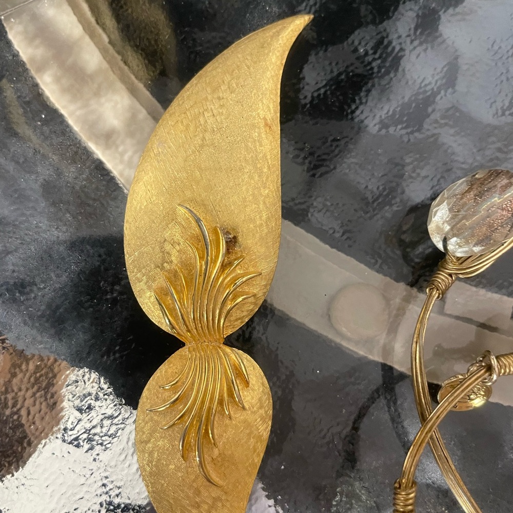 Vintage Gold Leaf Brooch
